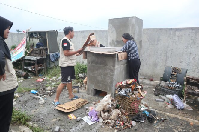 
					Rocket Stove UNNES Solusi Atasi Overload Sampah Desa Susukan