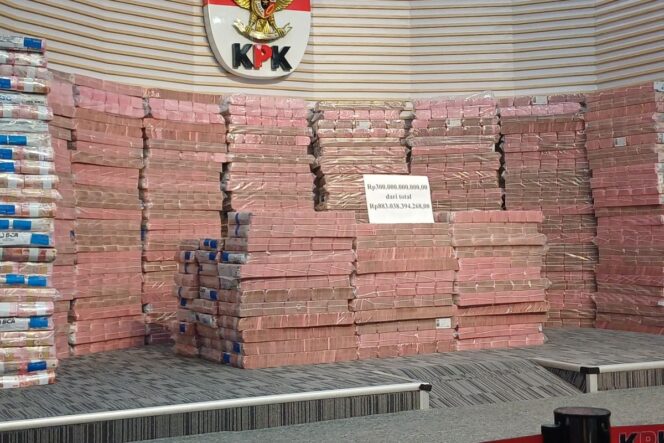 
					Panggung Uang Penegak Hukum: Ketika Moralitas Lembaga Ditukar dengan Sorotan Kamera
