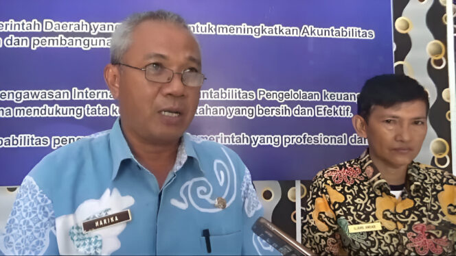 
					Kepala Inspektorat Kabupaten Kaur, Harika (Image courtesy:rri.co.id)