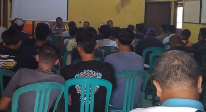 
					Warga Desa Karangmekar Cimanggu beraudiensi dengan BPD dan Forkopimcam Cimanggu. Senin, (1/12/25).