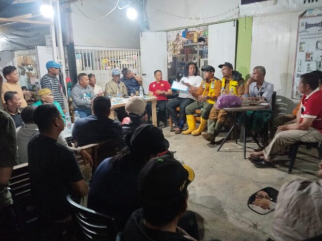 
					Pemuda Nagari Kawal Alat Berat Normalisasi Sungai di Padang
