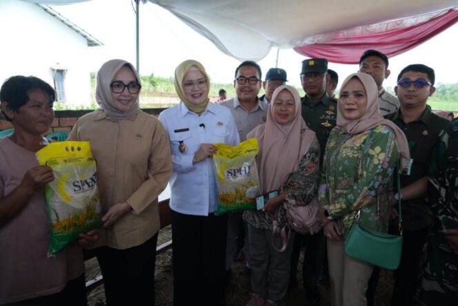 
					Wabup Banyuasin Tinjau Pasar Murah di Desa Merah Mata