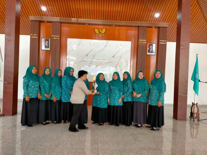 
					Desa Ngadiroyo Sabet Juara Paduan Suara Mars Dawis Nguntoronadi