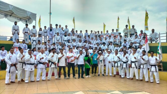 
					Ratusan Karateka Maluku Utara Gelar Latihan Gabungan di Ternate
