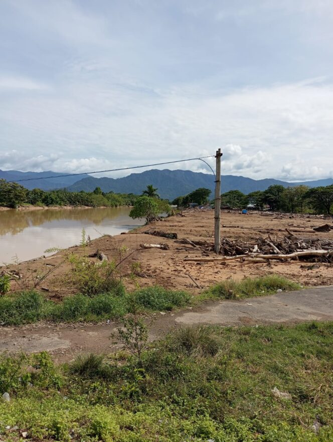 
					Banjir Sumbar: Krisis Tata Kelola Lingkungan yang Kehilangan Wasit