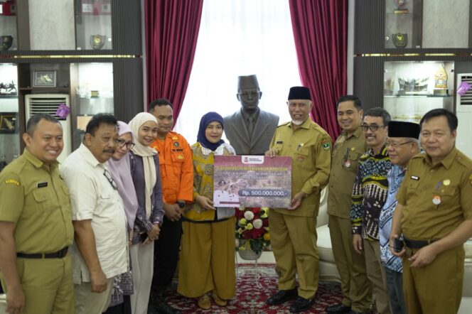 
					Wako Makassar Donasikan Rp500 Juta untuk Korban Bencana Sumbar