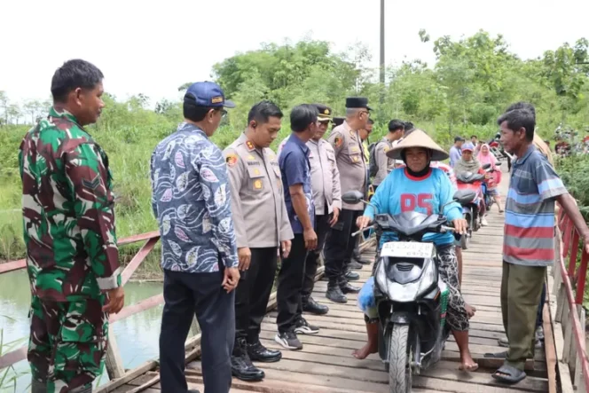 
					Instruksi Kapolri: Polres Wonogiri Amankan Akses Jembatan Rusak