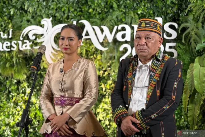 
					Wakil Menteri Pariwisata Ni Luh Puspa (kiri) bersama Plt. Deputi Bidang Pengembangan Penyelenggara Kegiatan (Events) Kemenpar Vinsensius Jemadu dalam konferensi pers WIA 2025 di Jakarta, Jumat (5/12/2025). (Image courtesy:ANTARA)