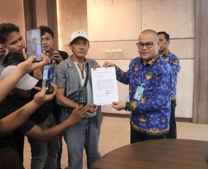 
					8 Desa Bangka Tuntut Hak Plasma Sawit dan Kemitraan Timah