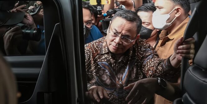 
					Mahalnya Kursi Perangkat Desa: Bupati Pati Jadi Tersangka KPK