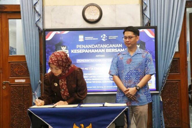 
					Bupati Serang Ratu Rachmatuzakiyah dan perwakilan PT Metta Group menandatangi MOU di Pendopo Bupati, Jumat 23 Januari 2026.