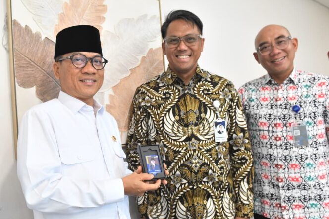 
					BUMDes Jadi ‘Pemain Dunia’, Mendes Gandeng Bank Mandiri Perkuat Literasi