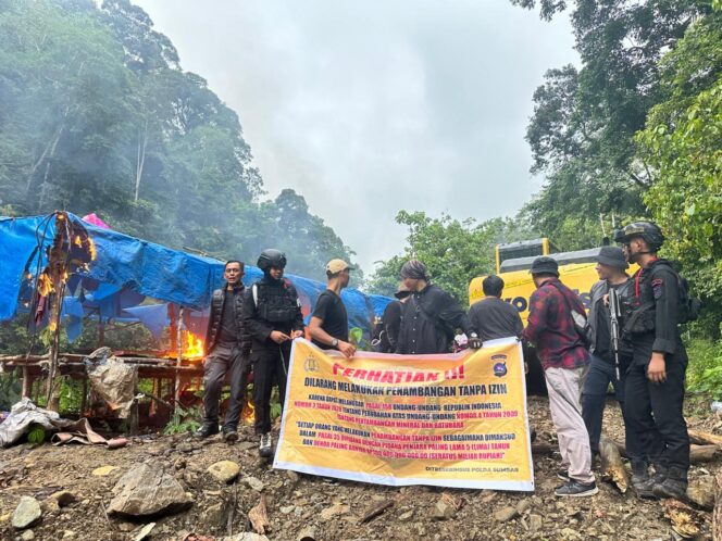 
					Berhenti Jadi Buron, Tambang Ilegal Pasaman Didorong Jadi Legal
