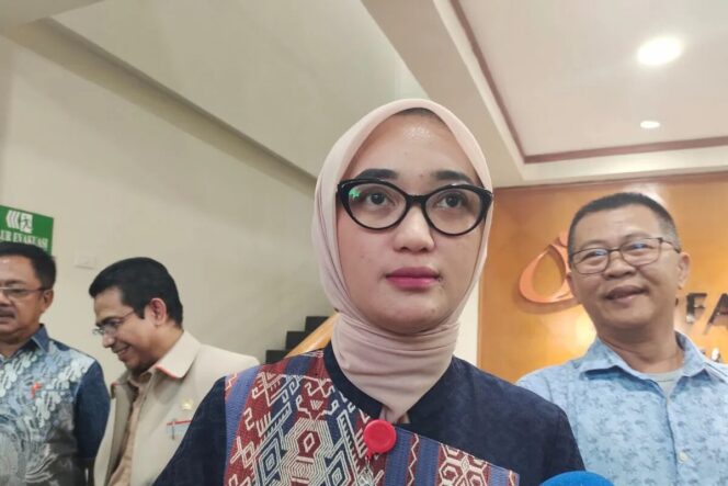 
					Wakil Gubernur Lampung Jihan Nurlela saat memberi keterangan terkait pengembangan industri di desa. (Image courtesy:ANTARA)