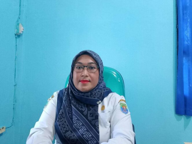 
					Kepala Dinas Pemberdayaan Masyarakat dan Kampung Kabupaten Kaimana, Ika Damayanti. (Foto: RRI/Jacko)