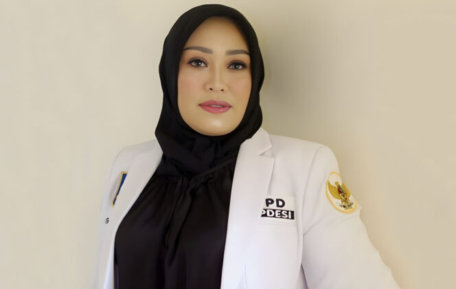 
					Ketua APDESI Sulawesi Selatan, Sri Rahayu,