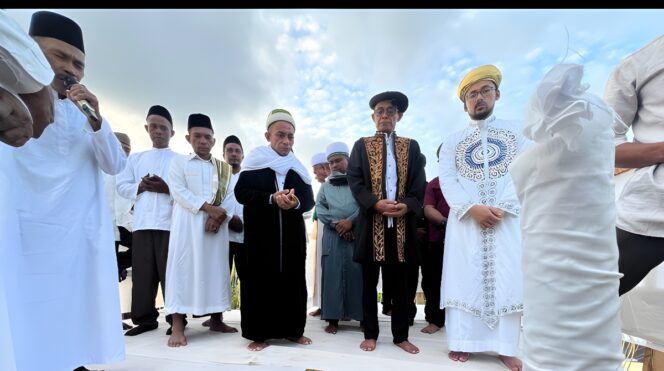 
					Satu Tiang Alif, Simbol Persatuan Langit dan Bumi di Pelita