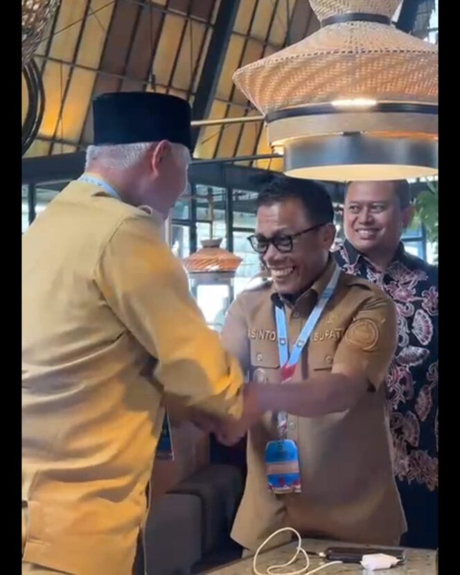
					Diplomasi Rendang: Simbol Solidaritas Sumbar untuk Tapanuli Tengah