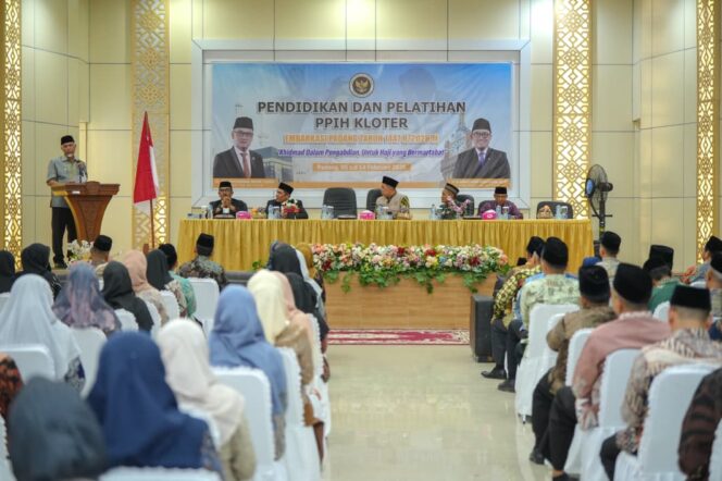 
					Petugas Haji Sumbar Digembleng Semi Militer Demi Layani Tamu Allah