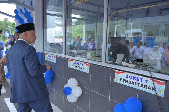 
					Bayar Pajak di Sijunjung Kini Sambil Lewat Tanpa Antre