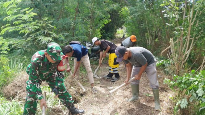 
					Sinergi TNI dan Warga Cabangbungin Percantik Akses Ibadah Ramadan