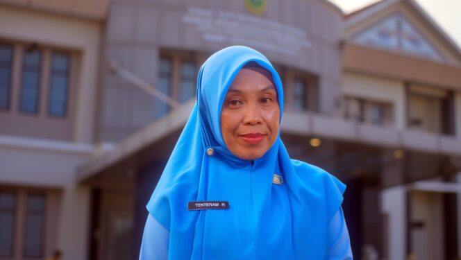 
					Kepala DPMK Berau, Tenteram Rahayu