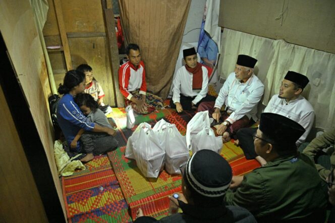 
					Gubernur Sumbar Ketuk Pintu Rumah Kayu Ical Saat Sahur