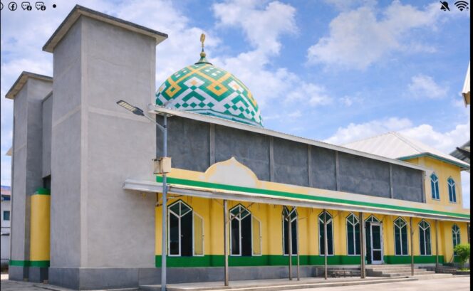 
					Gotong Royong Warga Bonerate Bangun “Langit-Langit” Doa Masjid