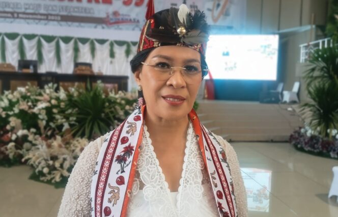 
					Sekretaris Daerah (Sekda) Minahasa, Lynda D. Watania