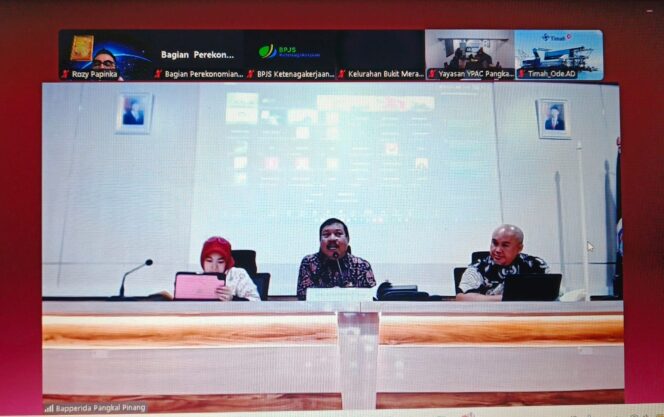 
					Tangkapan layar, saat Wali Kota Pangkalpinang, Prof. Saparudin, memberikan arahan tegas dalam Forum Konsultasi Publik Rancangan Awal Rencana Kerja Pemerintah Daerah (RKPD) Kota Pangkalpinang Tahun 2027 yang digelar via Zoom Meeting, Kamis (19/2/2026).