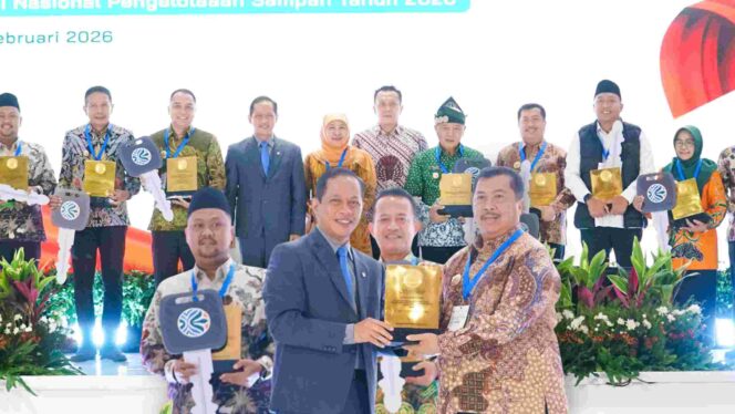 
					Jombang Sabet Penghargaan 16 Besar dalam Pengelolaan Sampah