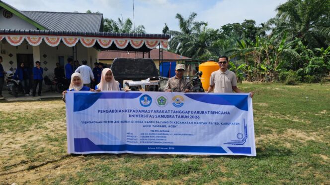 
					Tim Pengabdian Kepada Masyarakat Tanggap Darurat Bencana dari UNSAM) melaksanakan kegiatan sosial berupa penyaluran dan pemasangan filter air bersih di Desa Kaseh Sayang, Aceh Tamiang. (Foto: Ist)