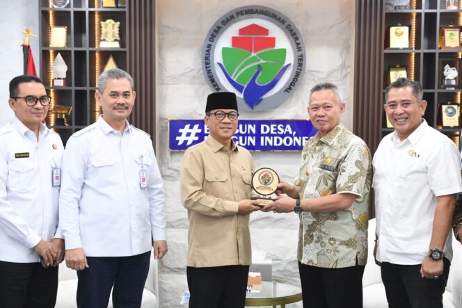 
					Sigi Siap Ekspor Cokelat dan Garap Wisata Danau Lindu