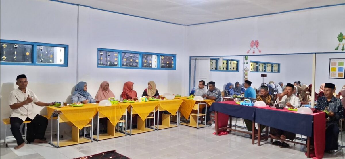 Suasana kegiatan Ramadhan 1447 H di UPT SDN OnemalangkaNo 18 dihadiri kepala sekolah dan guru di Kecamatan Pasimarannu Kepulauan Selayar.