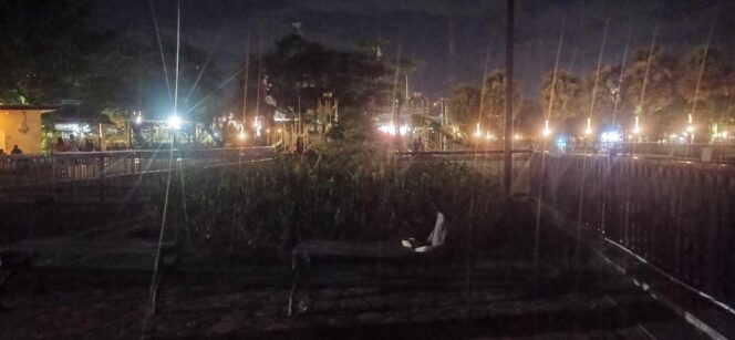 
					Gembok Alun-Alun Jombang: Saat Hak Bermain Anak Terbelenggu
