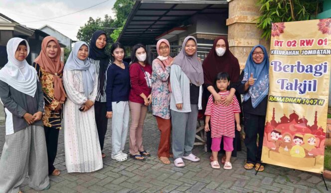 
					Cara Warga Jombatan Berdayakan UMKM Lewat Berbagi Takjil