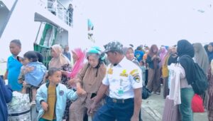 arus balik Bonerate 2026 petugas pelabuhan atur penumpang