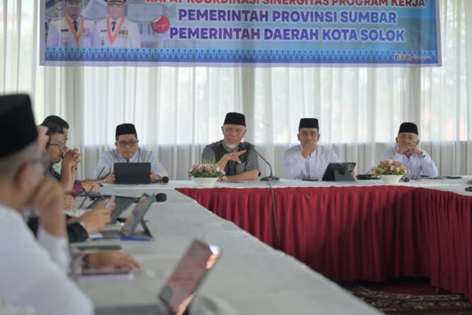 
					Sinergi Mahyeldi dan Wali Kota Solok Dongkrak Ekonomi Daerah
