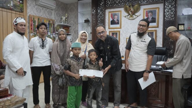 
					DPRD Sumbar Jaga Asa Anak Yatim Lewat Santunan