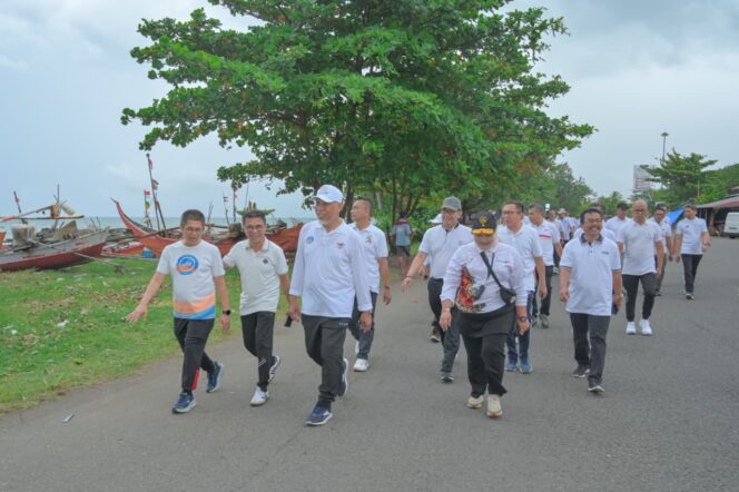 
					Gubernur dan Wakil Gubernur Sumbar Ajak OPD Olahraga Bersama, Perkuat Kebersamaan dan Kedekatan dengan Masyarakat