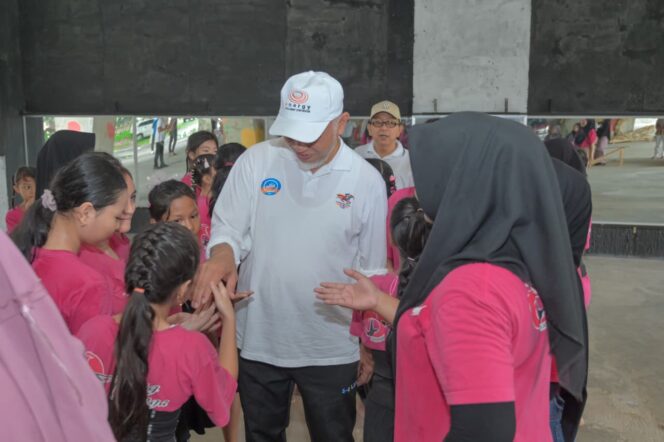 
					Gubernur Sumbar Dukung Batasi Medsos Anak di Bawah 16