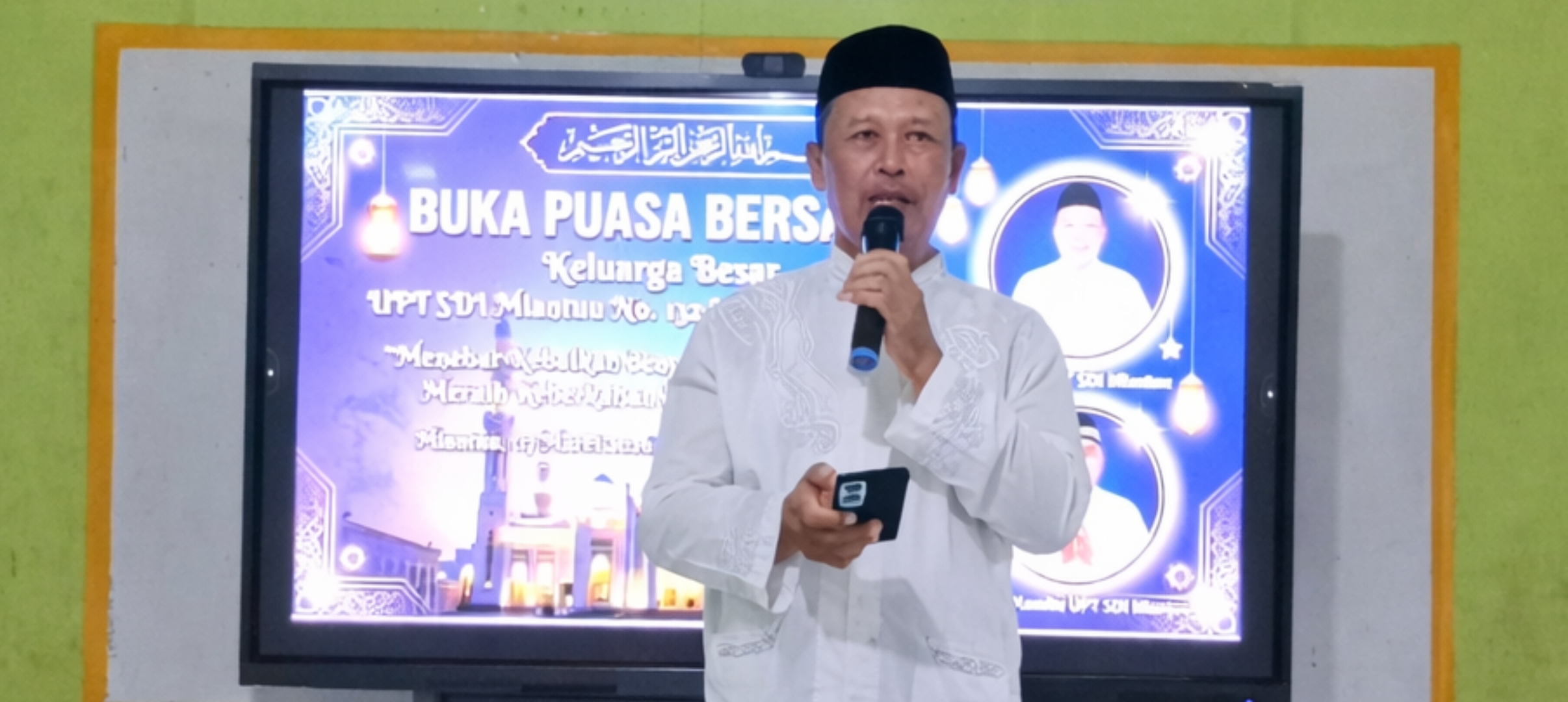 Kepala UPT SDI Miantuu No.132 Kamaluddin S.Pd memberikan sambutan dalam acara silaturahmi Ramadhan di Pasimarannu Selayar.