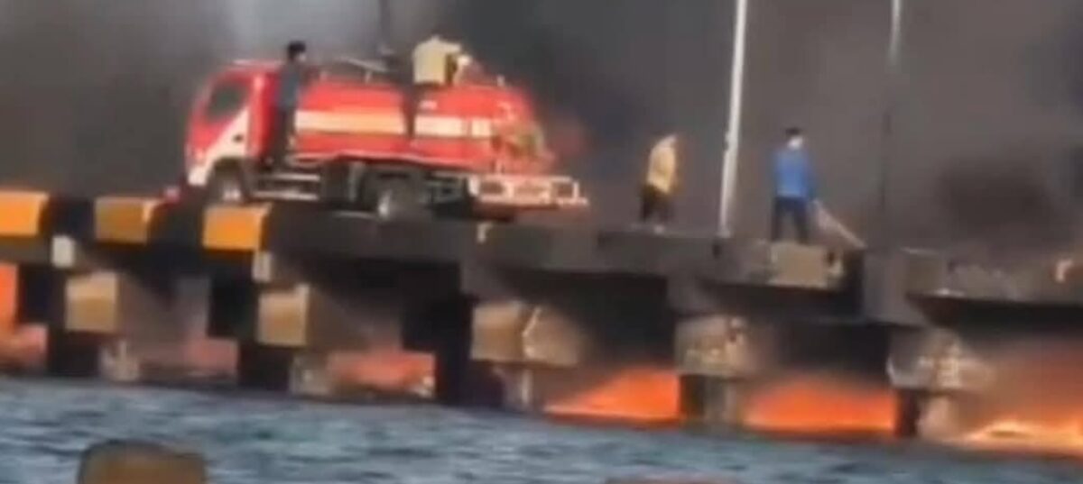 kebakaran KM Cipta Anugrah di Pelabuhan Benteng Selayar