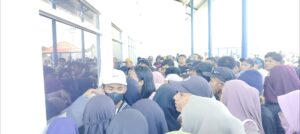 Antrean padat penumpang di Pelabuhan Bonerate saat arus balik Lebaran 2026