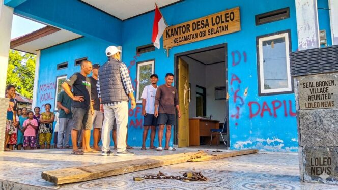 
					Lumpuh Akibat Segel Warga, Pelayanan Kantor Desa Loleo Akhirnya Kembali Normal Usai Mediasi Alot DPMD Halsel