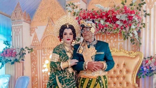 
					Bukan Harta, Rahasia Haji Buhari Nikahi Gadis 18 Tahun
