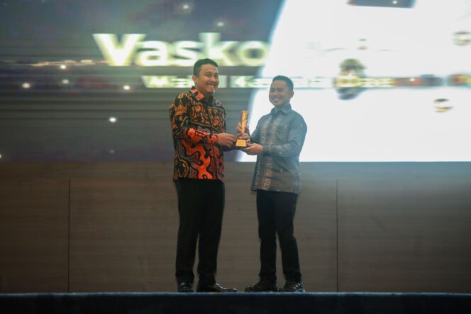 
					Bukan Sekadar Plakat: Vasko Ruseimy dan Solidaritas Kebencanaan Sumbar