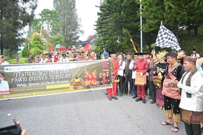 
					Pawai 74 Nagari: Saat Budaya Jadi Napas Pembangunan