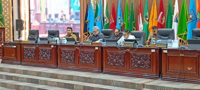 
					Rapor LKPJ Sumbar versi DPRD: Proyek Gagal dan Pendapatan Meleset