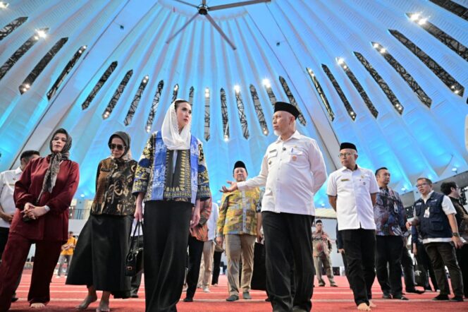 
					Dampingi Kunjungan Kerja Menteri Pariwisata, Mahyeldi Dorong Pengembangan Pariwisata dan Bandara Mentawai